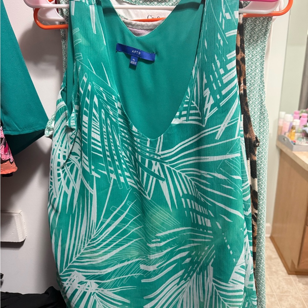 Apt. 9 Teal and White Leaf Print Tank Top